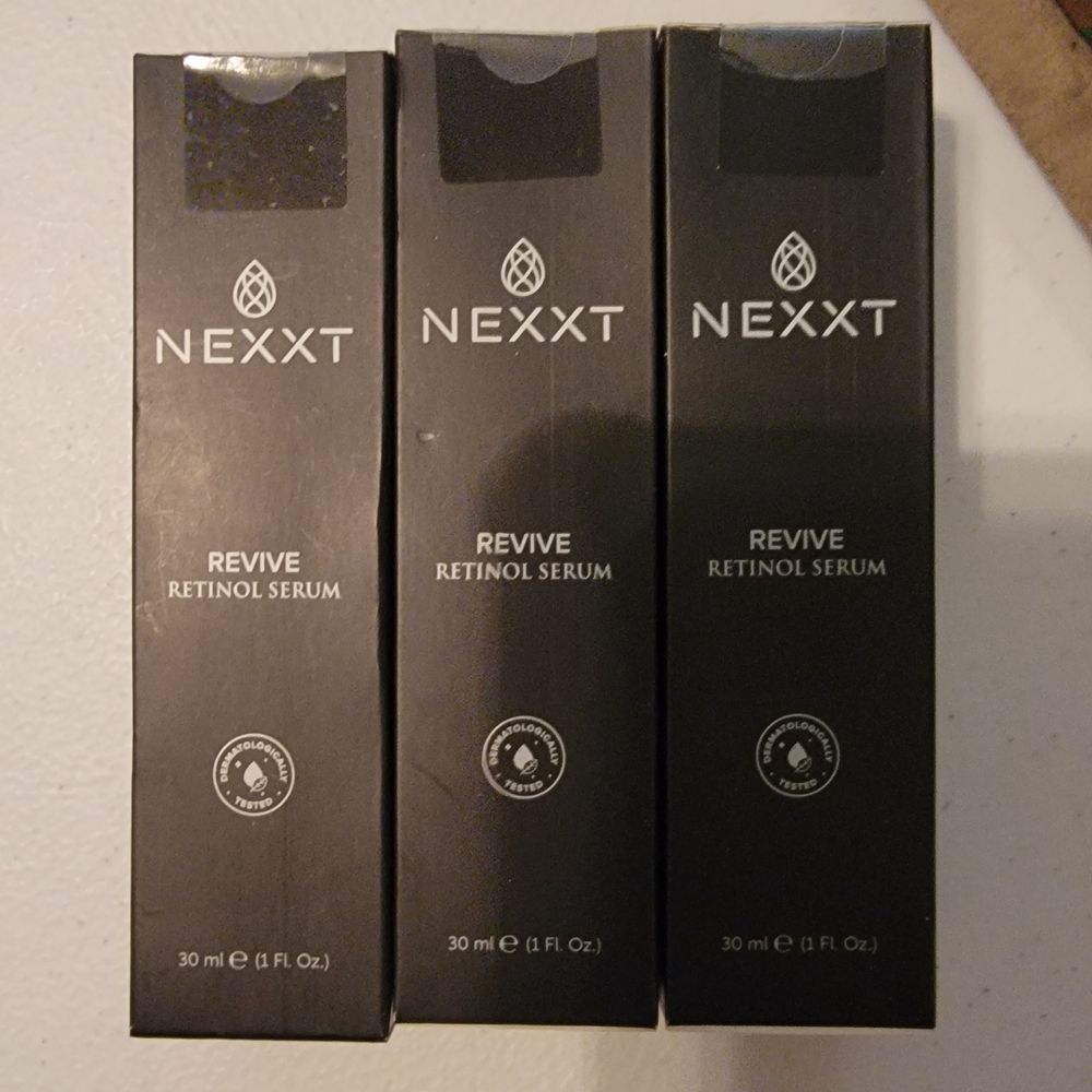 NEXXT REVIVE RETINOL SERUM.
